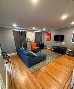 TV - Gorg 2 BR/1BA Mins to NYC (Jersey City)