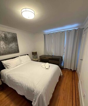 Iron/ironing board, WiFi, bed sheets - Gorg 2 BR/1BA Mins to NYC (Jersey City)