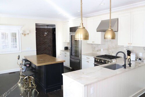 Luxury 2BR Home | 2.5 Baths & Modern Comfort