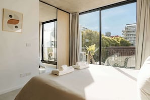 1 habitación, tabla de planchar con plancha, wifi y ropa de cama 