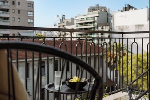 Property grounds - Portal Arevalo in Palermo by Magno | 62 (Buenos Aires)