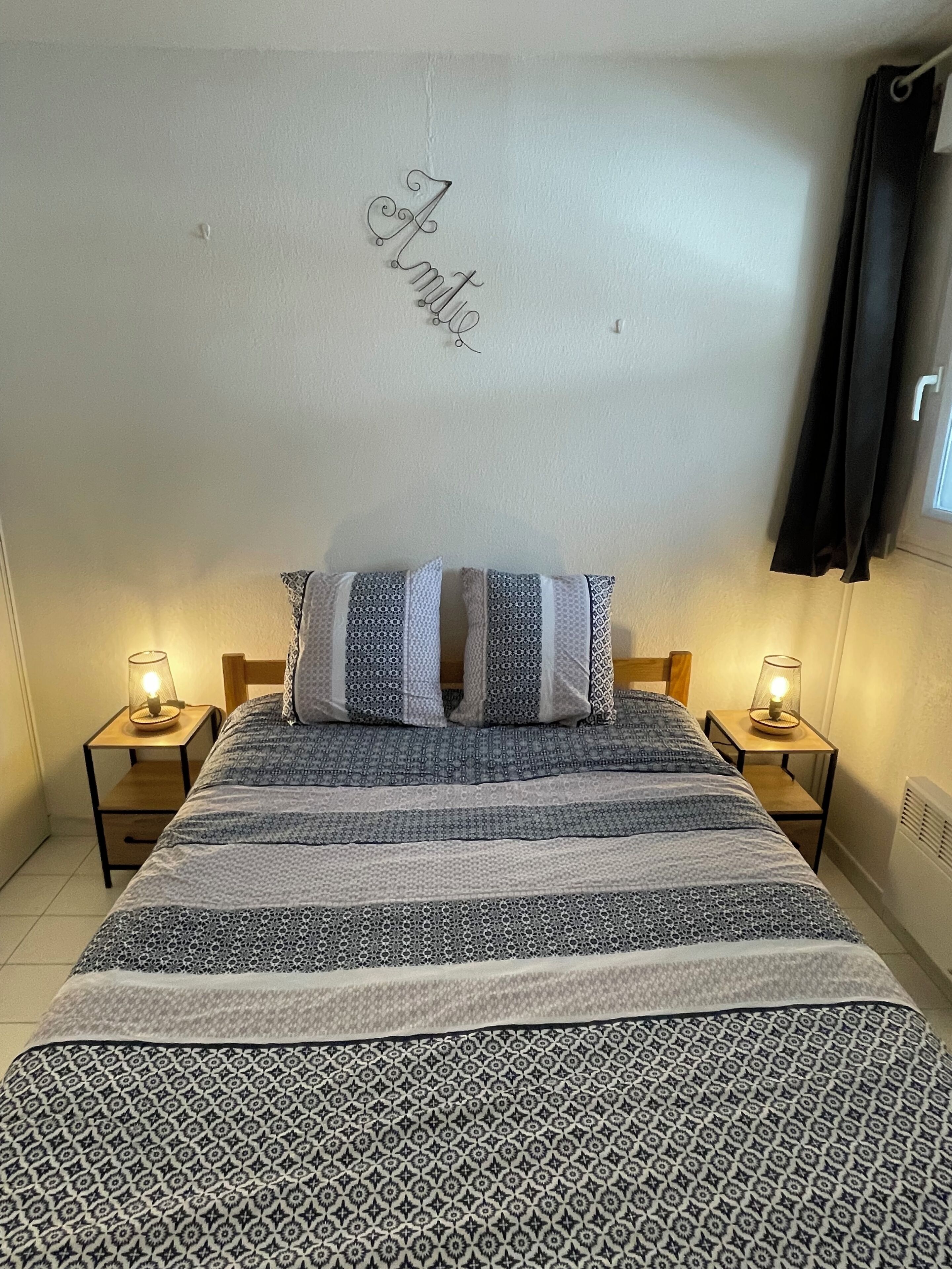 1 chambre, literie fournie