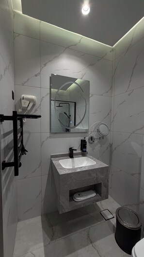 Apartment, 1 Bedroom, Accessible, Smoking | Bathroom - 006 Tara-jre Jabal Al Lweibdeh With Stunning View (Amman)