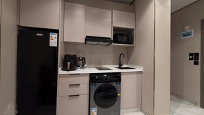 Apartment, 1 Bedroom, Accessible, Smoking | Private kitchen - 006 Tara-jre Jabal Al Lweibdeh With Stunning View (Amman)