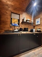 Family Tree House | Private kitchen | Fridge, microwave, oven, stovetop