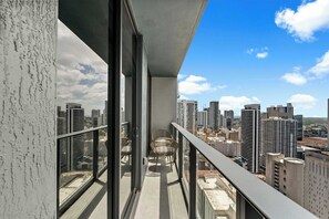 Property grounds - 1BR Suite | Gym/Pool | Near FIFA Fan Fest (Miami)