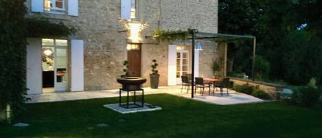 屋外ダイニングエリア