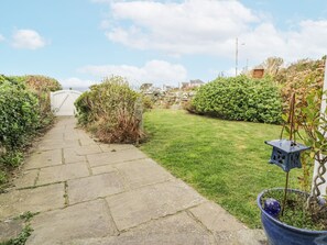 Property grounds - Happy Landing (Harlech)