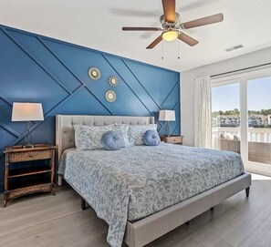 8 bedrooms, desk, iron/ironing board, travel cot - Waterfront Retreat!•2 Homes, 8BR•10Min->DT & Beach (North Charleston)