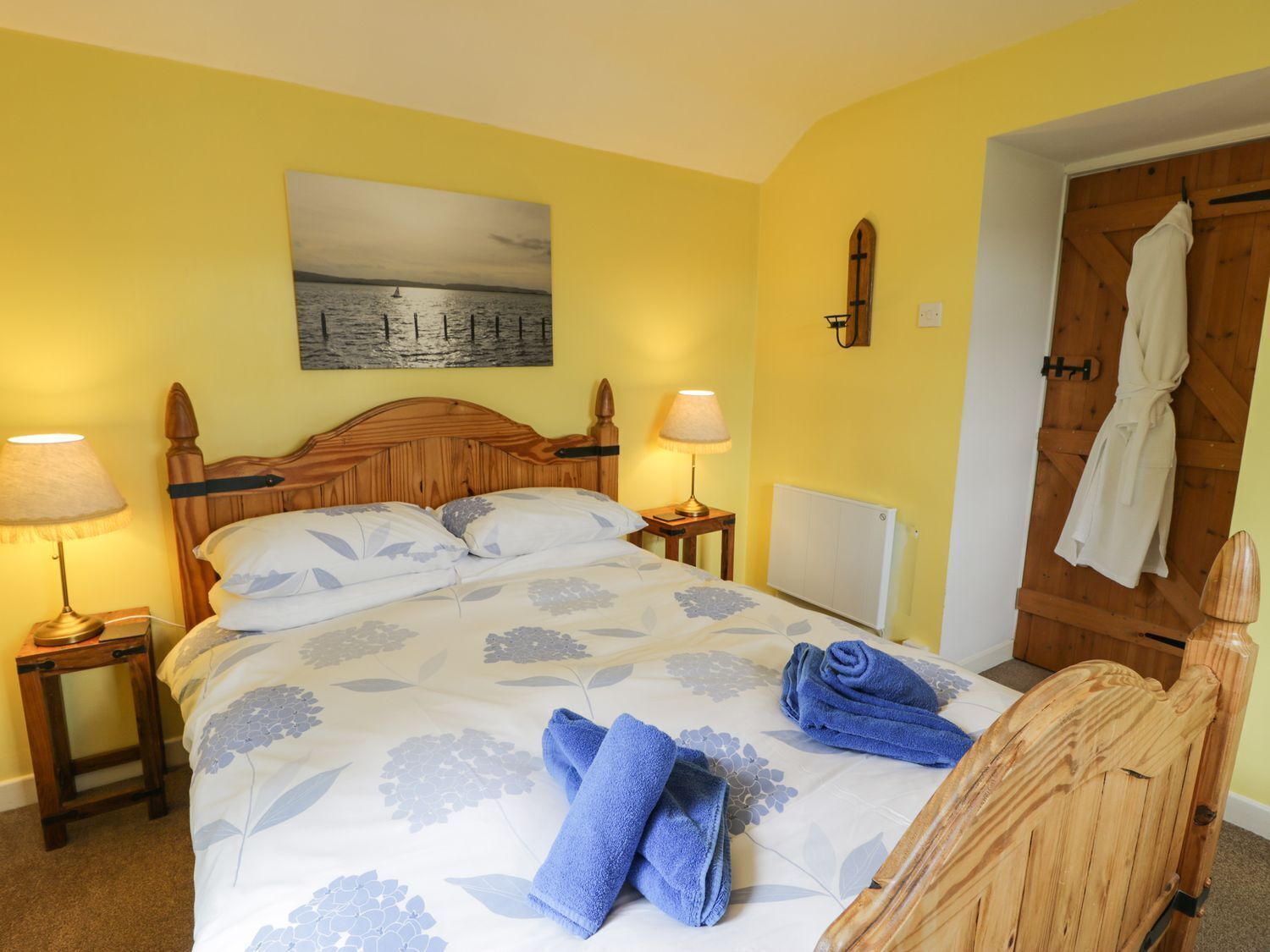 2 bedrooms, individually decorated, individually furnished, free WiFi