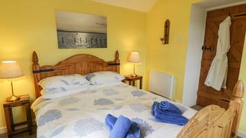 2 bedrooms, individually decorated, individually furnished, free WiFi