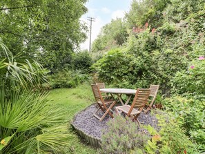 Outdoor dining - Bodorwel Cottage (Penrhyndeudraeth)