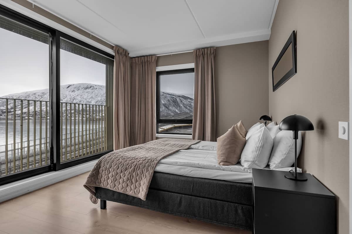 Appartement Prestige, vue partielle sur l'océan