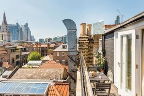 Outdoor dining - Stylish Apt 4 Brick Ln in the heart of Shoreditch (Greater London)