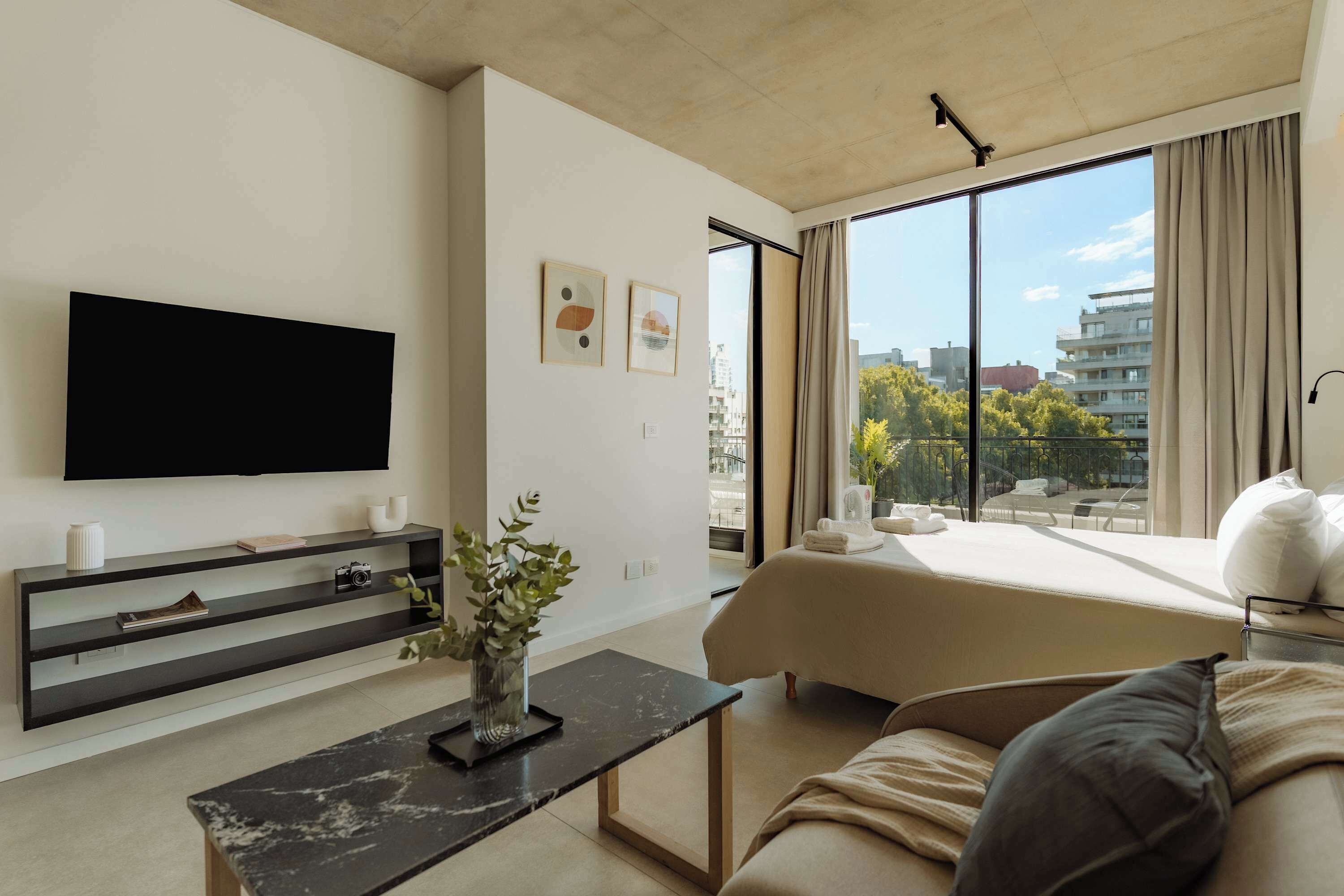 1 habitación, tabla de planchar con plancha, wifi y ropa de cama 