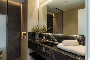 Shower, hair dryer, towels, shampoo - Portal Arévalo in Palermo by Magno | 82 (Buenos Aires)