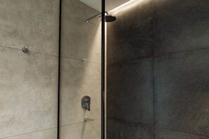 Shower, hair dryer, towels, shampoo - Portal Arévalo in Palermo by Magno | 51 (Buenos Aires)