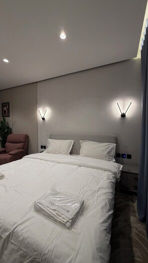 Apartment, 1 Bedroom, Accessible, Smoking - 007s Tara-jre Jabal Al Lweibdeh With Stunning View (Amman)