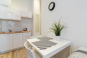 15-inch Smart TV with digital channels - Stay99  (Poznań)