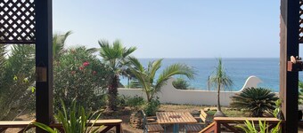 CAZA TROPIKAL large veranda Ponta Preta beautiful sea view close to everything