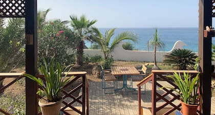 CAZA TROPIKAL large veranda Ponta Preta beautiful sea view close to everything