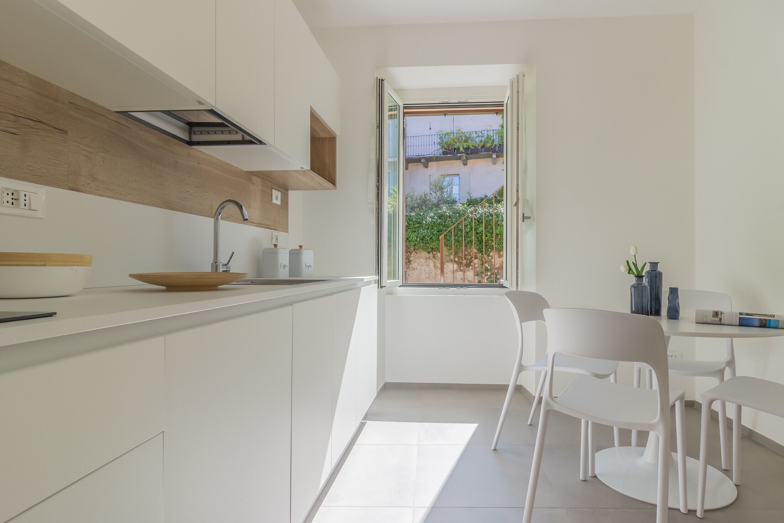 Fridge, microwave, dishwasher, coffee/tea maker