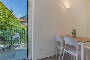 Dining - Cà Magnolia Appartamento 2 by Varenna Holidays (Lierna)