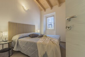 1 bedroom, iron/ironing board, free WiFi, bed sheets - Cà Magnolia Appartamento 4 by Varenna Holidays (Lierna)