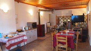 Dining - Room 'Camera 1' with Mountain View and Wi-Fi (San Giovanni)