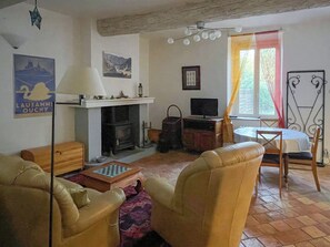 Living area - Charming village house - 3 bedrooms (Claret)