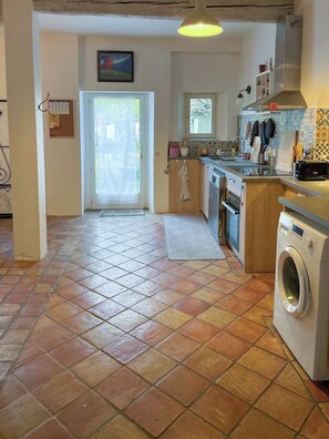 Private kitchen - Charming village house - 3 bedrooms (Claret)