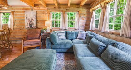 The Acorn Cabin | Firepit | Nature | Pet-Friendly