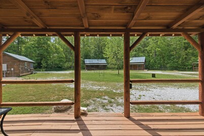 The Hideout Cabin | Firepit | Nature | Pet-Friendly