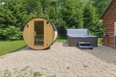 Pine Cabin | Hot tub | Sauna | Close Warren Dunes