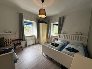 1 makuuhuone, silitysrauta/-lauta, vauvan matkasänky, ilmainen Wi-Fi