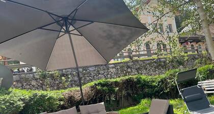 Salzkammergut Nest - Cozy Stay in Bad Aussee, Near Hallstatt - Garden & BBQ