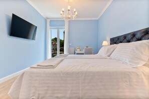 Comfort Room, Balcony, Garden View | 埃及棉床单、高档床上用品、记忆海绵床垫、客房内保险箱