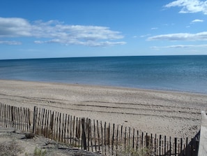 Beach - Eco-friendly Gîte with Private Pool, Terrace and Wi-Fi in Autignac (Autignac)