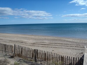 Beach - Eco-friendly Gîte with Private Pool, Terrace and Wi-Fi in Autignac (Autignac)