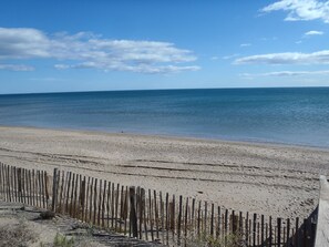 Beach - Eco-friendly Gîte with Private Pool, Terrace and Wi-Fi in Autignac (Autignac)