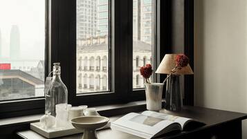 Quarto casal sênior, suíte, vista para a cidade