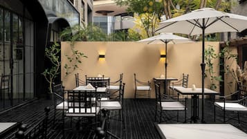 Khu ẩm thực ngoài trời