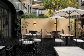 Khu ẩm thực ngoài trời