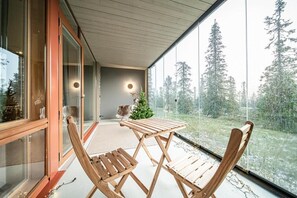Outdoor dining - Gielas Joiku Chalet - Ski-in Ski-out & Mountain View (Kittilä)