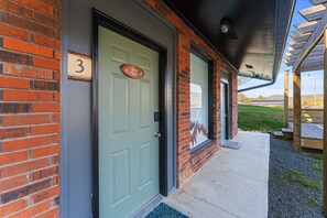 Exterior detail - Lady Slipper | King Suite for 2 | Wears Valley (Sevierville)