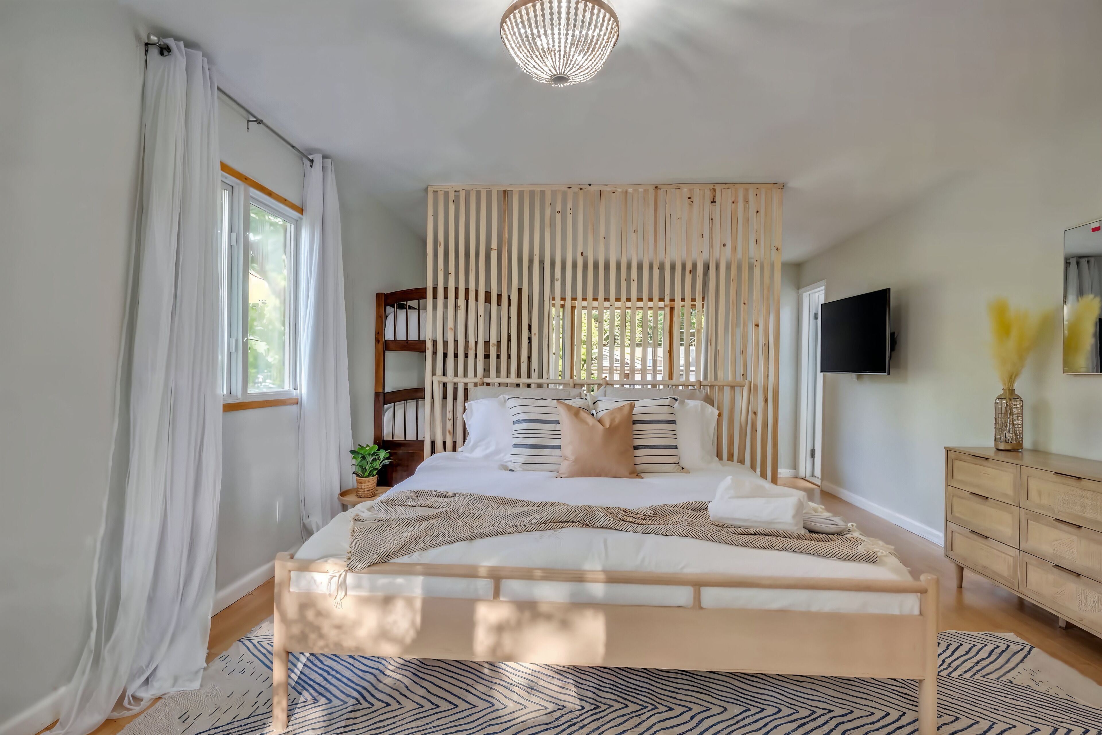 3 bedrooms, free WiFi, bed sheets
