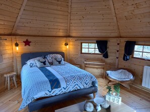 Room - Vrbo Property (Cléguérec)