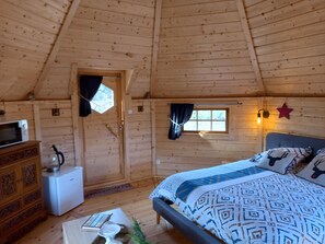 Room - Vrbo Property (Cléguérec)