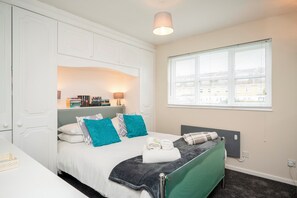 3 chambres, fer et planche à repasser, Wi-Fi gratuit, draps fournis