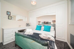 3 chambres, fer et planche à repasser, Wi-Fi gratuit, draps fournis